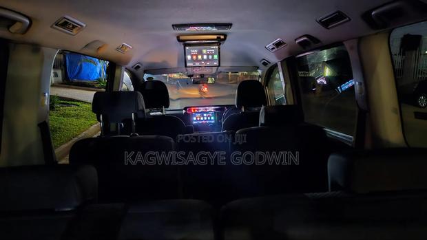 Toyota Noah 2.0 158hp FWD (8 Seater) 2009 Gray