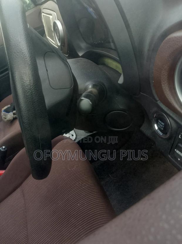 Toyota Vitz 2011 Brown