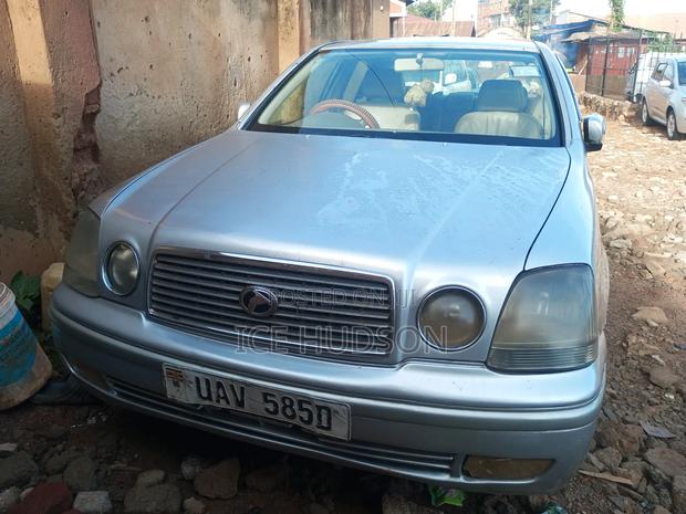Toyota Progress 2004 Silver
