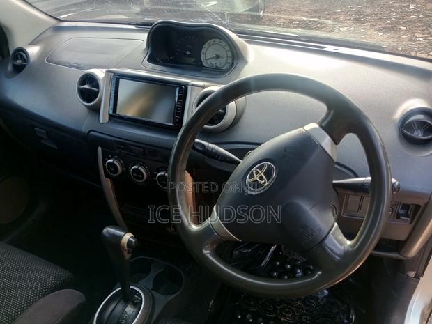 Toyota IST 2009 Silver
