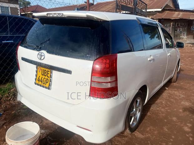 Toyota Wish 2005 White
