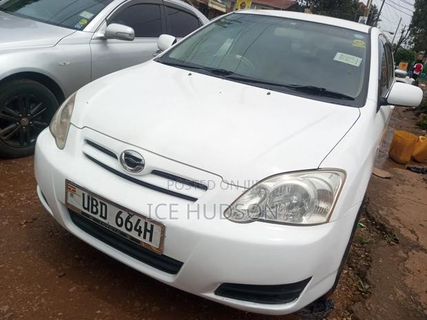 Toyota Corolla RunX 2005 White