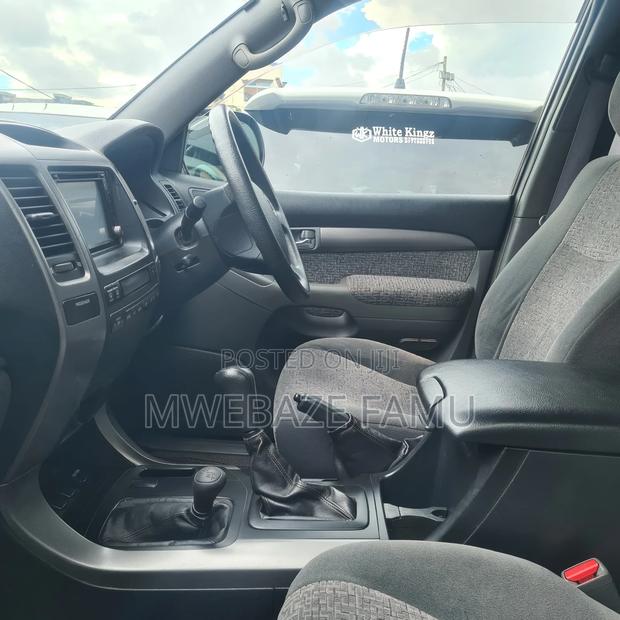 Toyota Land Cruiser Prado 2009 Gray