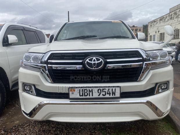Toyota Land Cruiser Prado 2011 White