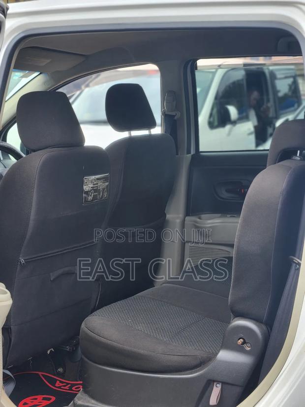 Toyota Passo Sette 1.5 FWD 2009 White