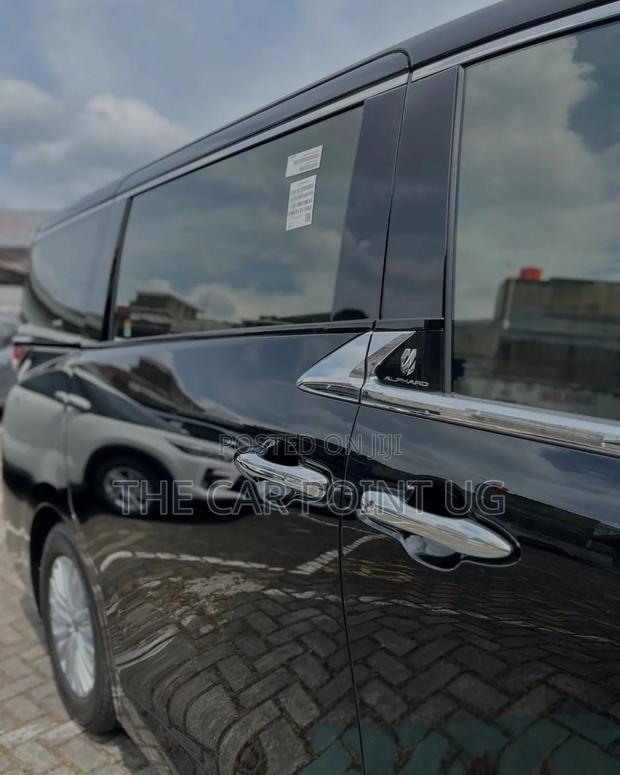 Toyota Alphard 2025 Black