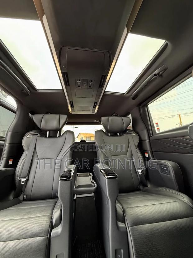 Toyota Alphard 2025 White