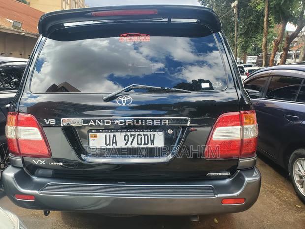 Toyota Land Cruiser 2006 Black
