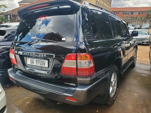 Toyota Land Cruiser 2006 Black