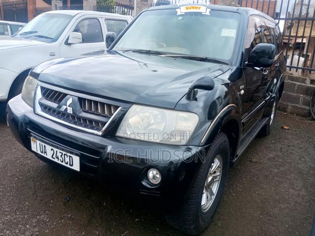 Mitsubishi Pajero 2004 Black