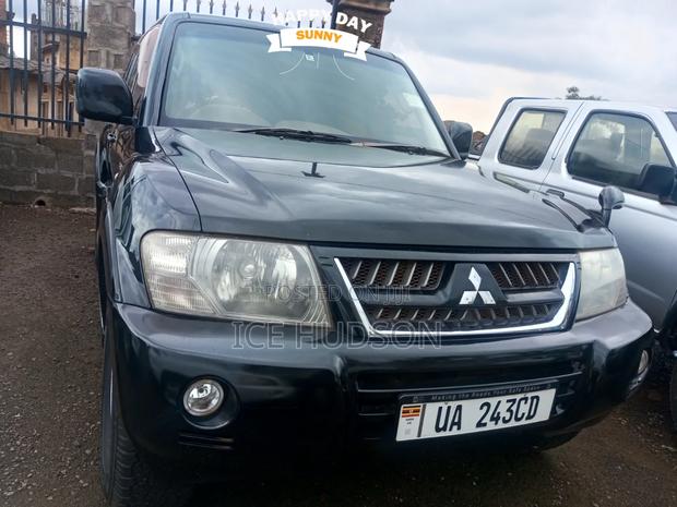 Mitsubishi Pajero 2004 Black