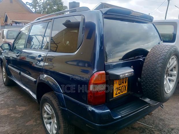 Suzuki Escudo 1999 Black