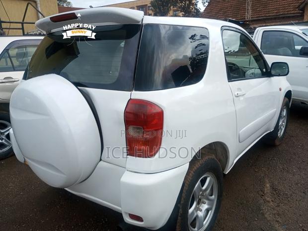 Toyota RAV4 2004 White