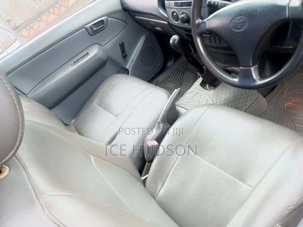 Toyota Hilux 2012 White