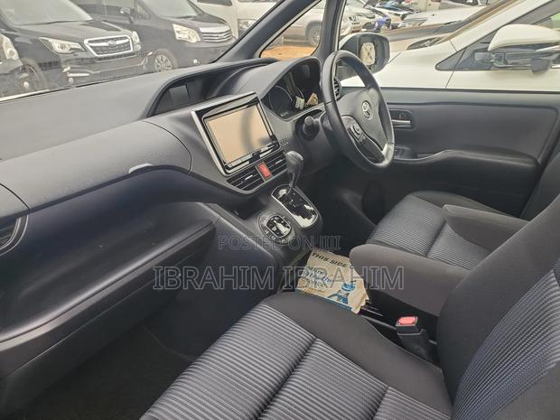 Toyota Noah 2014 White