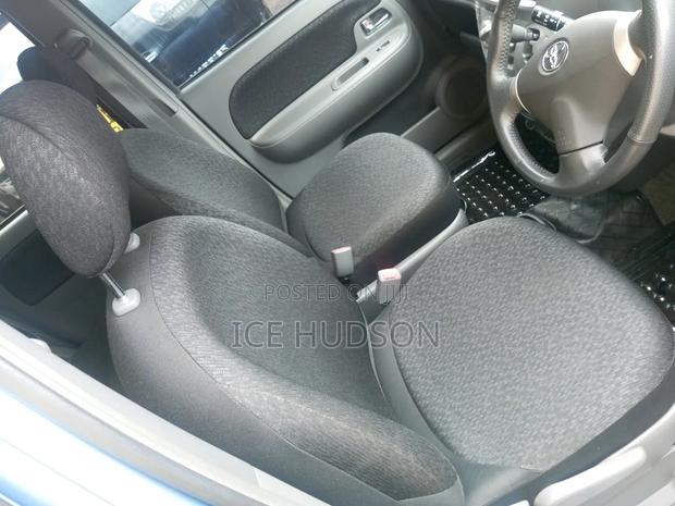 Toyota Sienta 2012 Blue