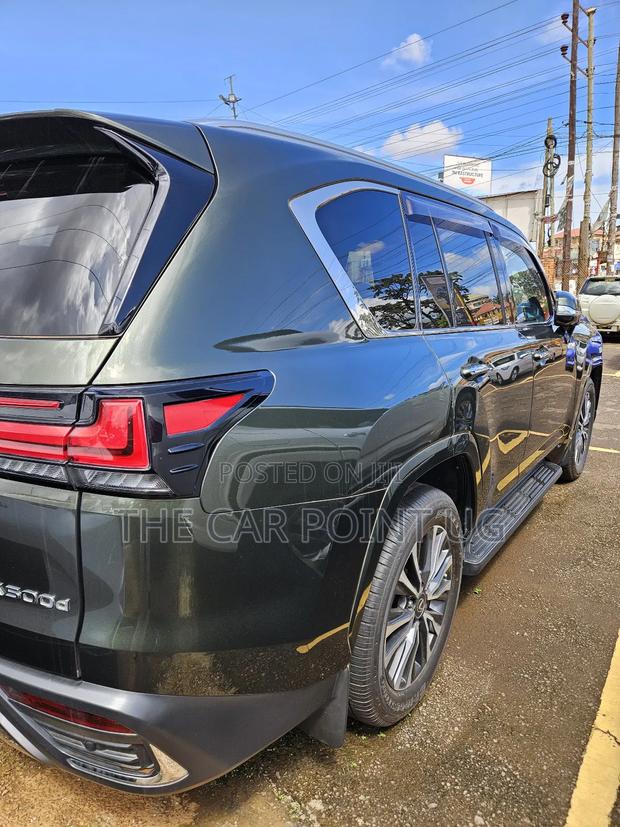 Lexus LX 2024 Green