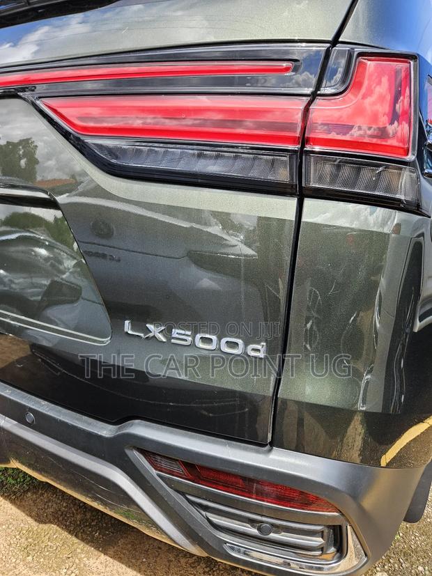 Lexus LX 2024 Green