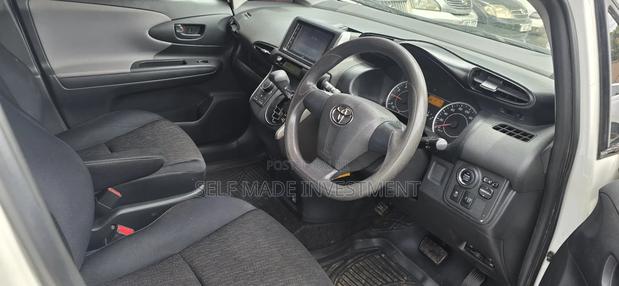 Toyota Wish 2010 White