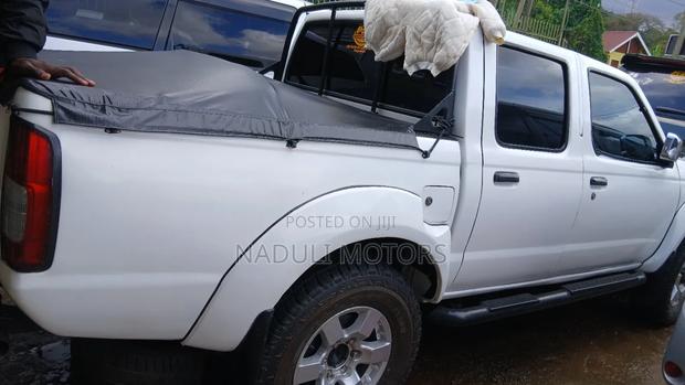Nissan Hardbody 2000i 2006 White