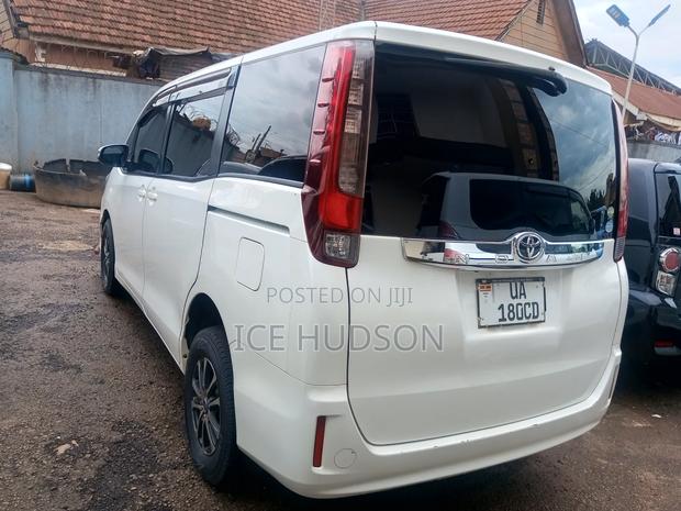 Toyota Noah 2015 White