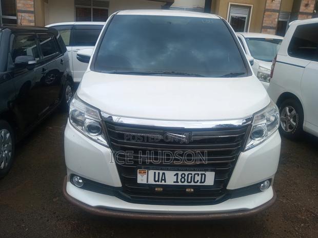 Toyota Noah 2015 White