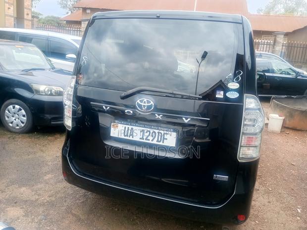 Toyota Voxy 2015 Black