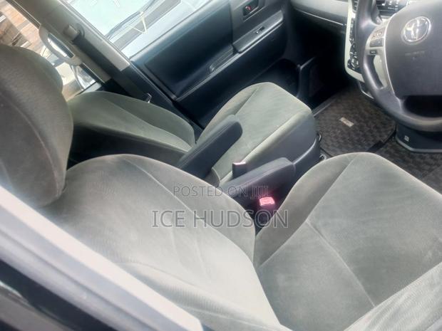 Toyota Voxy 2015 Black