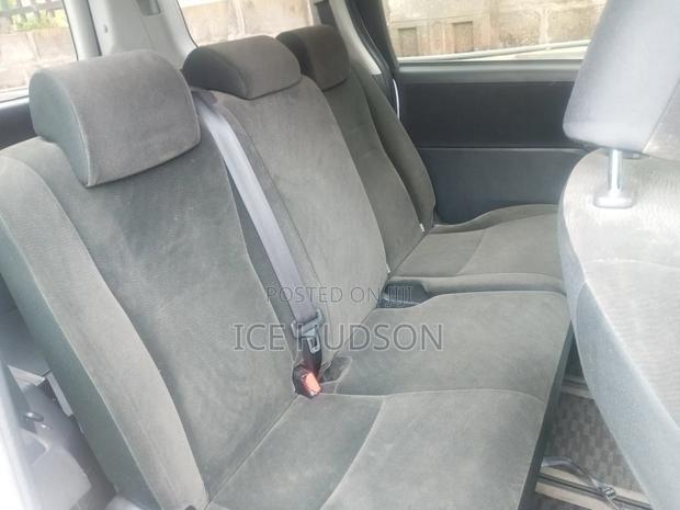 Toyota Noah 2014 White