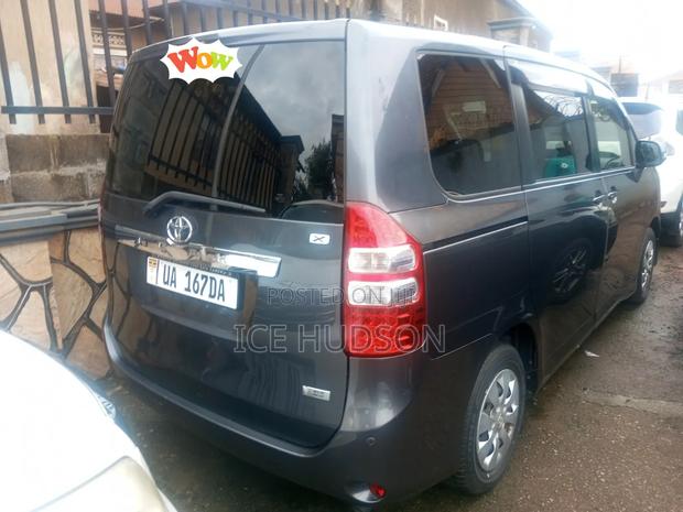 Toyota Noah 2012 Matt Black