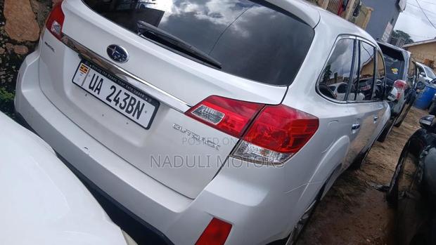 Subaru Outback 2011 White
