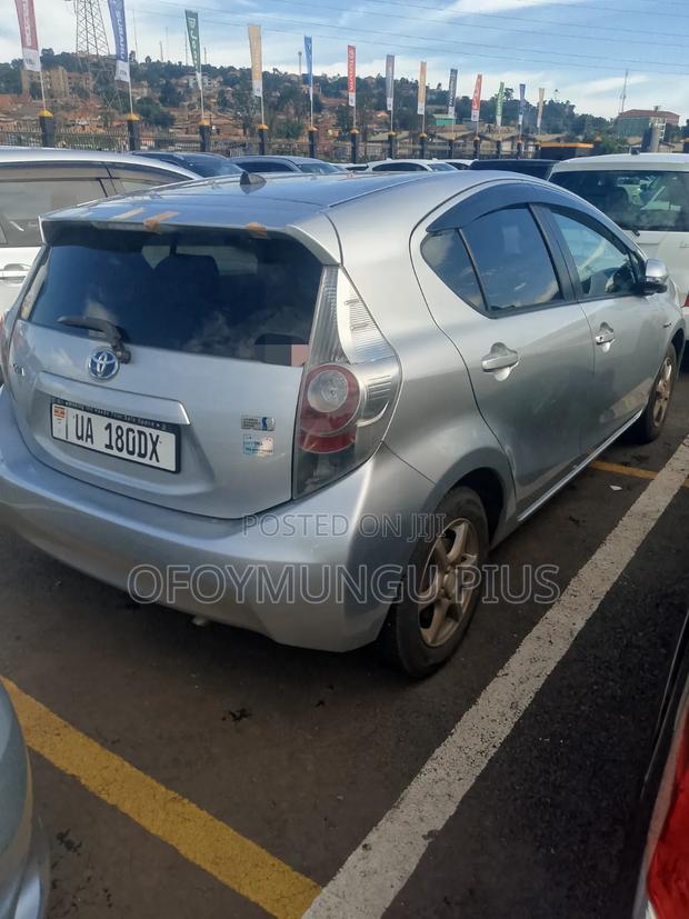 Toyota Aqua 2011 Silver
