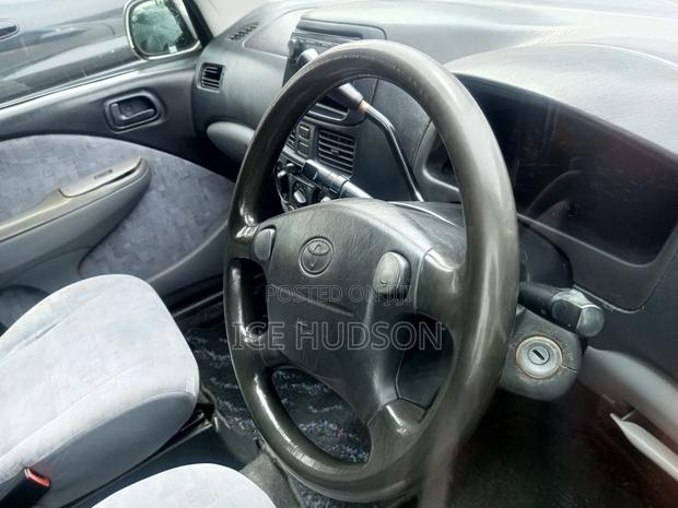 Toyota Raum 2003 White