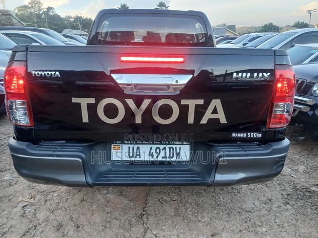 Toyota Hilux 2018 Black