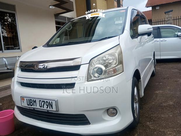 Toyota Noah 2008 White