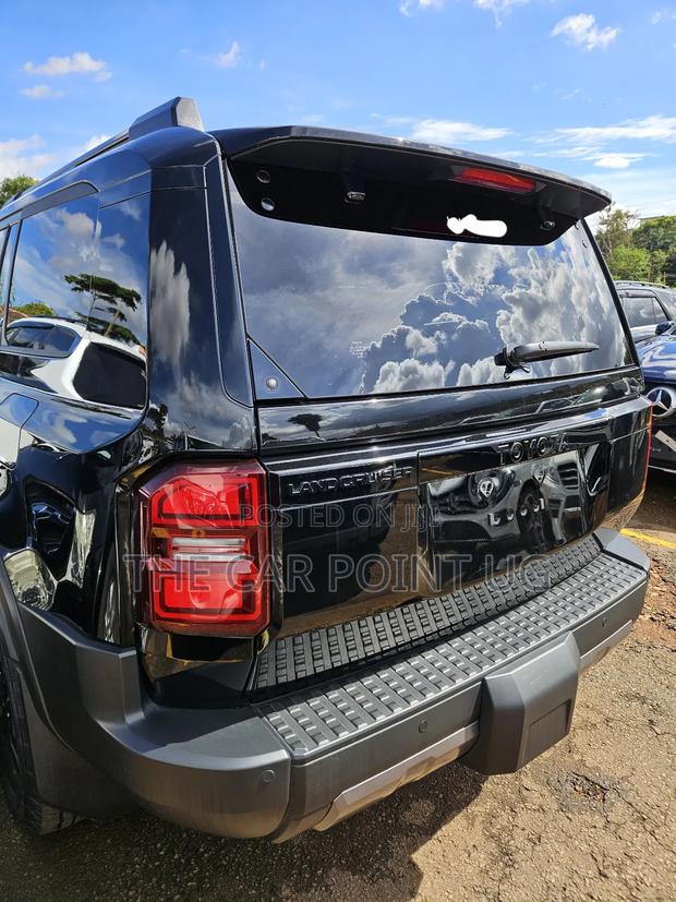Toyota Land Cruiser Prado 2.8 2024 Black