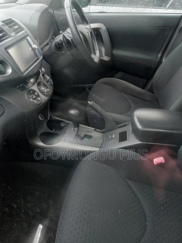 Toyota Vanguard 2011 Black