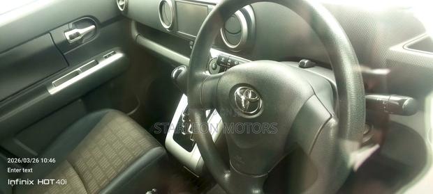 Toyota Corolla Rumion Hatchback 1.5 FWD 2011 Gold