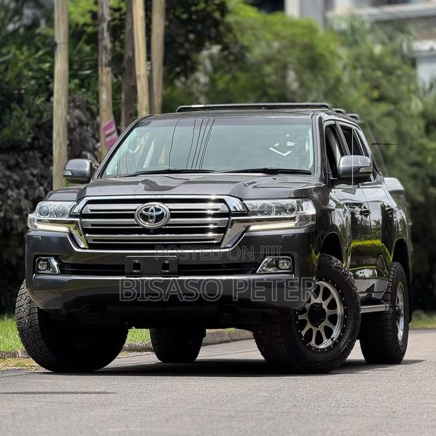 Toyota Land Cruiser 3.3 Diesel 4WD 2021 Gray