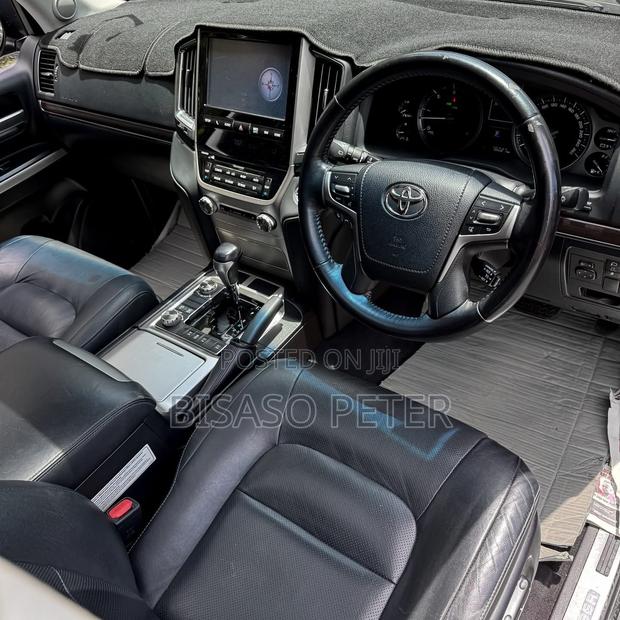 Toyota Land Cruiser 3.3 Diesel 4WD 2021 Gray