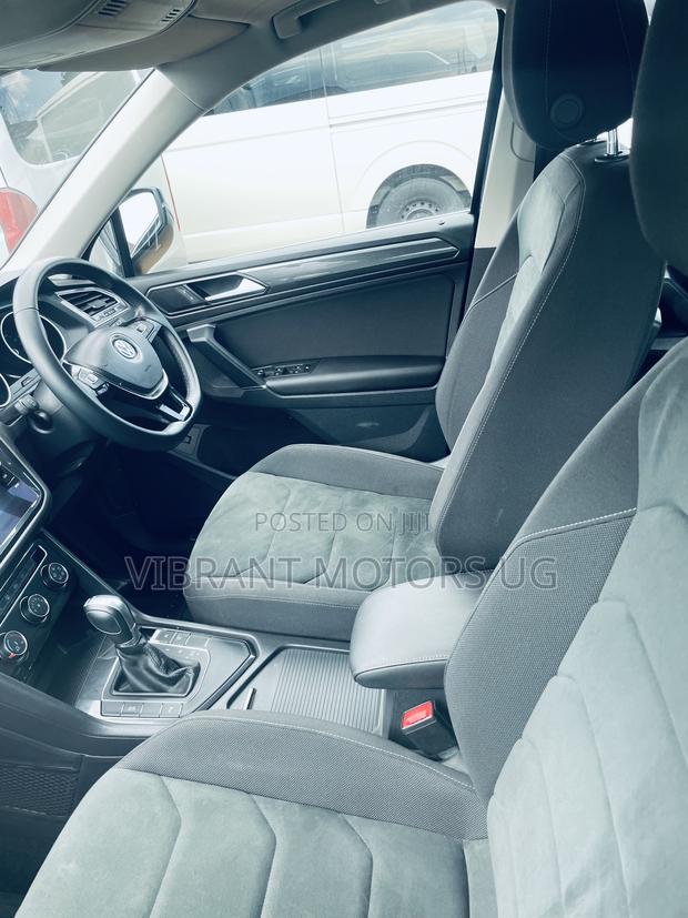 Volkswagen Tiguan 2018 Blue