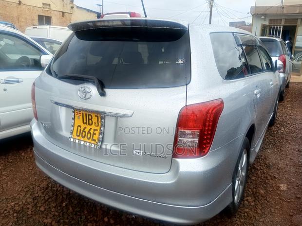 Toyota Corolla Fielder 2010 Silver