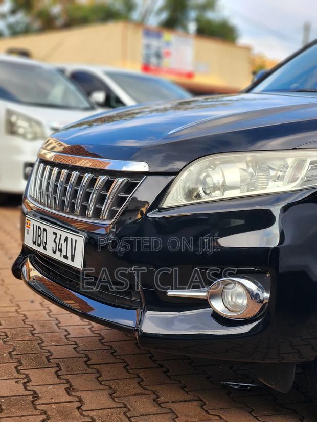 Toyota Vanguard 2012 Black