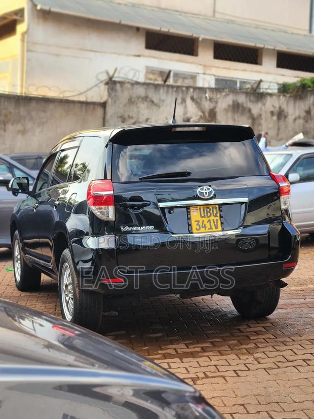 Toyota Vanguard 2012 Black