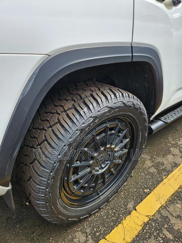 Toyota Land Cruiser 2024 Pearl