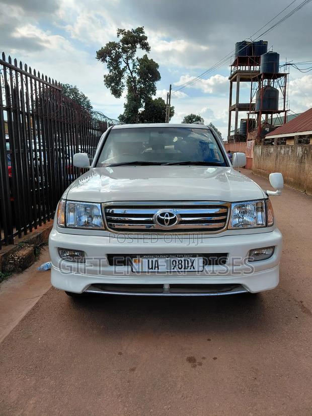Toyota Land Cruiser 2006 Pearl