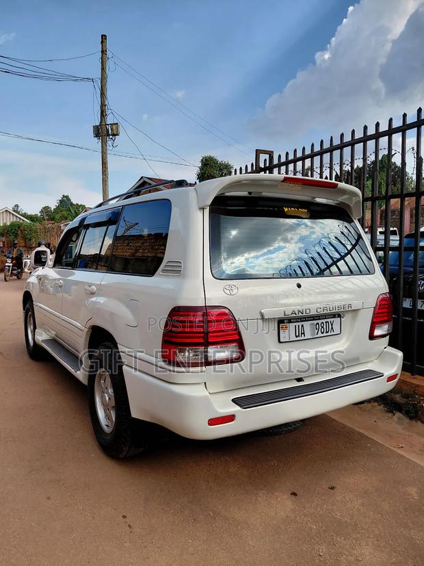 Toyota Land Cruiser 2006 Pearl