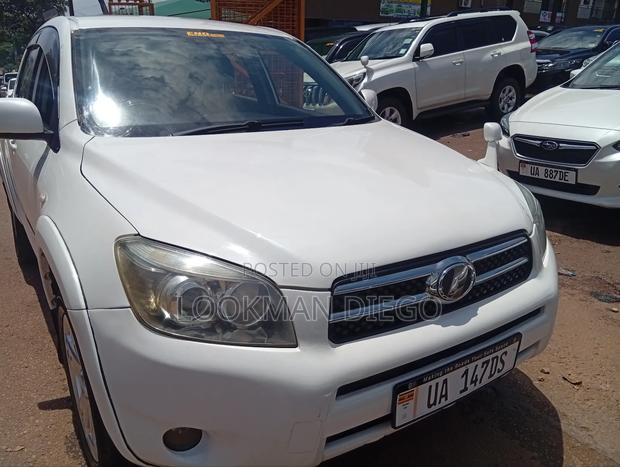 Toyota RAV4 2009 White