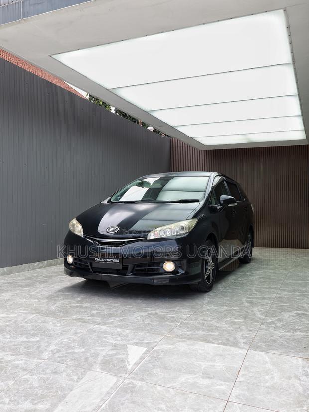 Toyota Wish 2013 Black