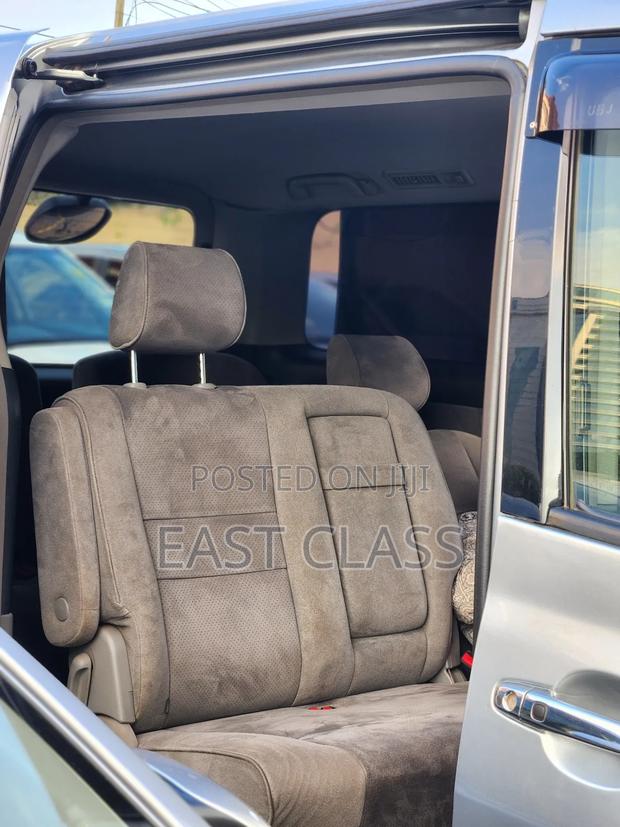 Toyota Alphard 2.4 Petrol FWD 2006 Silver